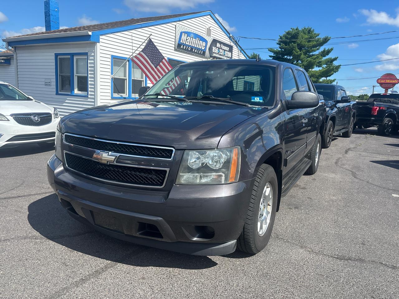 Chevrolet Avalanche 2WD Crew Cab LS 2010