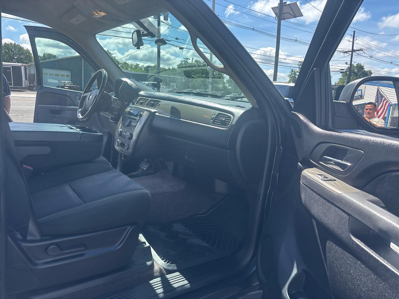 Chevrolet Avalanche 2WD Crew Cab LS 2010