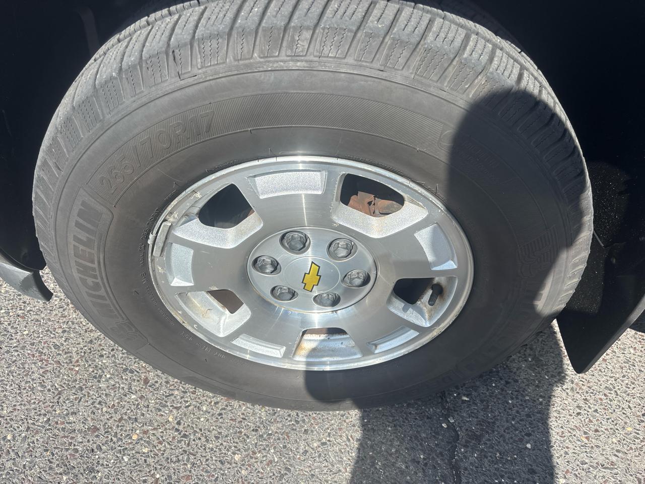 Chevrolet Avalanche 2WD Crew Cab LS 2010