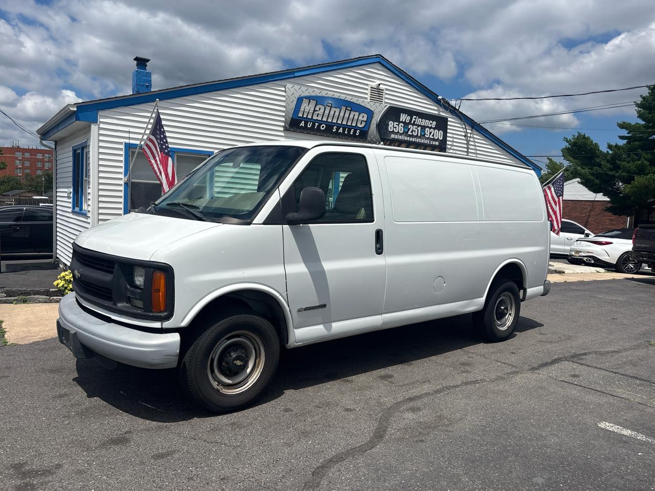 Chevrolet Express Cargo Van 2500 135" WB 2002