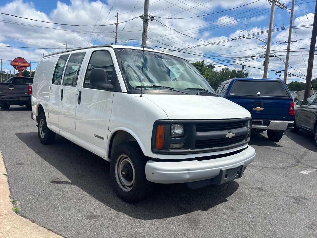 Chevrolet Express Cargo Van 2500 135" WB 2002