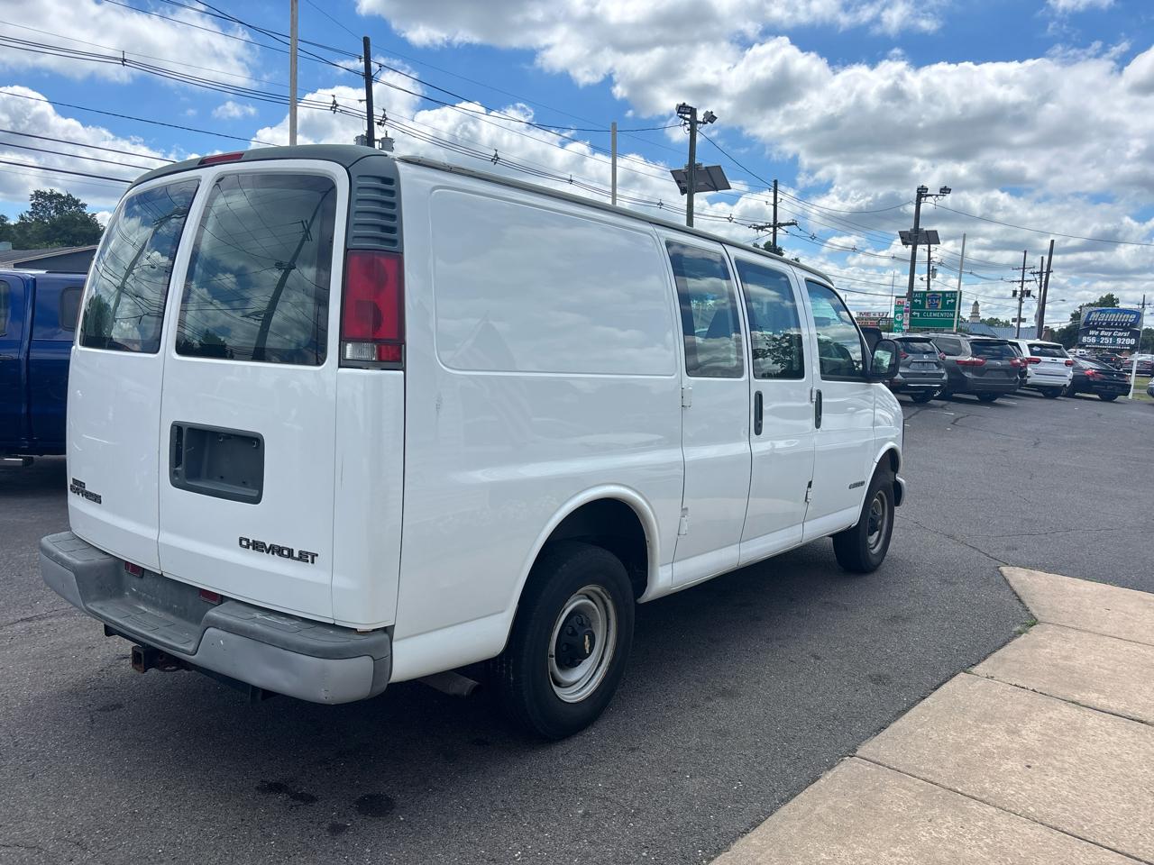 Chevrolet Express Cargo Van 2500 135" WB 2002