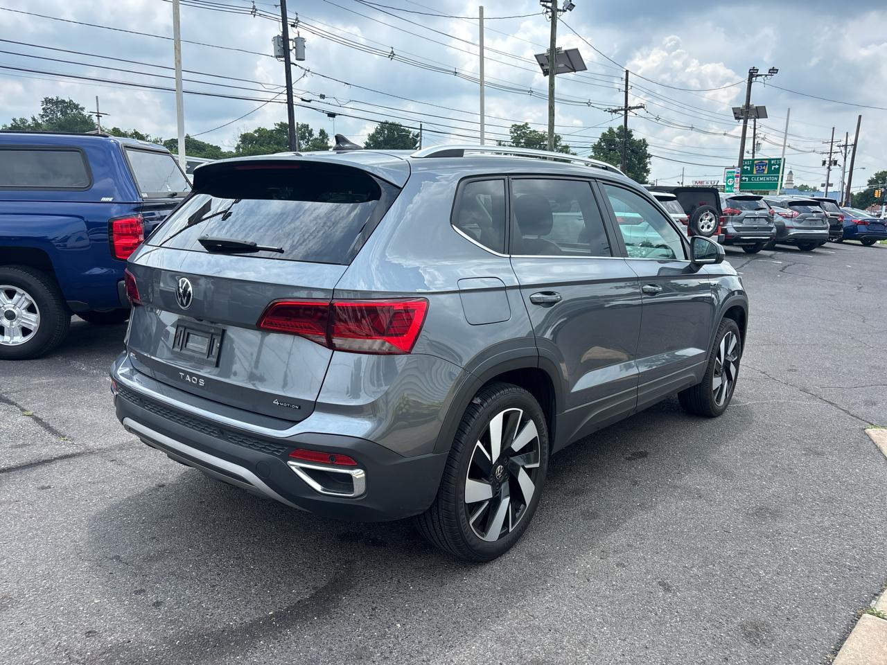 Volkswagen Taos SEL 4MOTION 2023