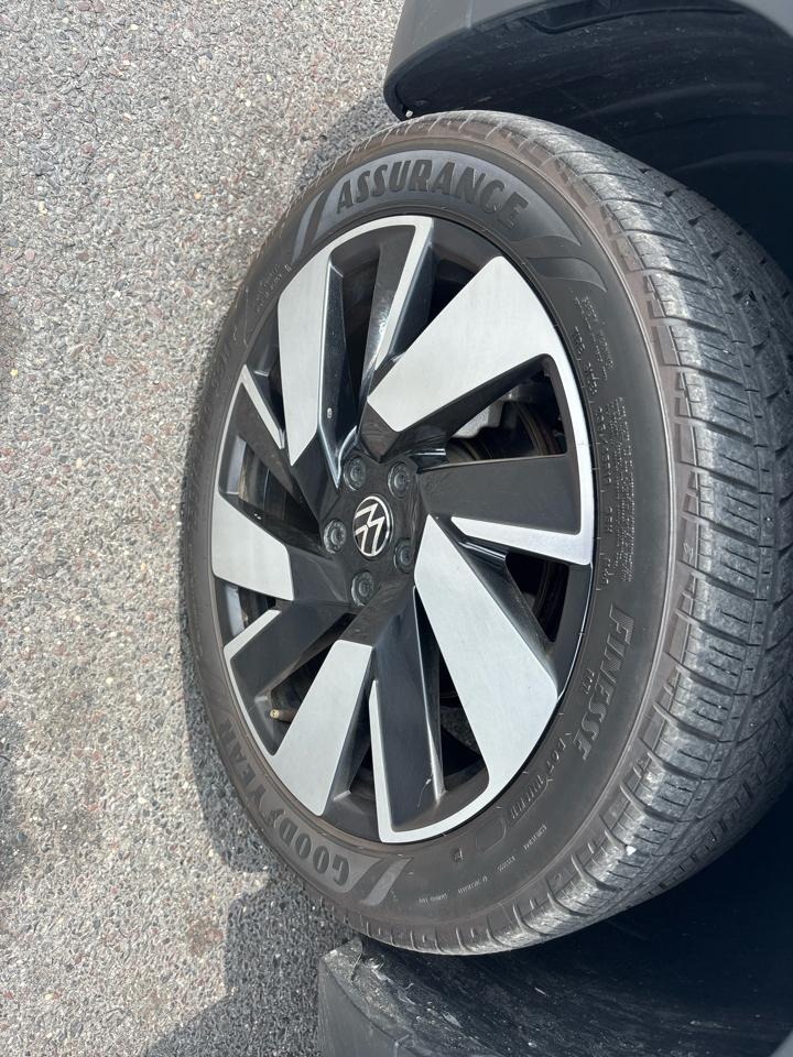 Volkswagen Taos SEL 4MOTION 2023