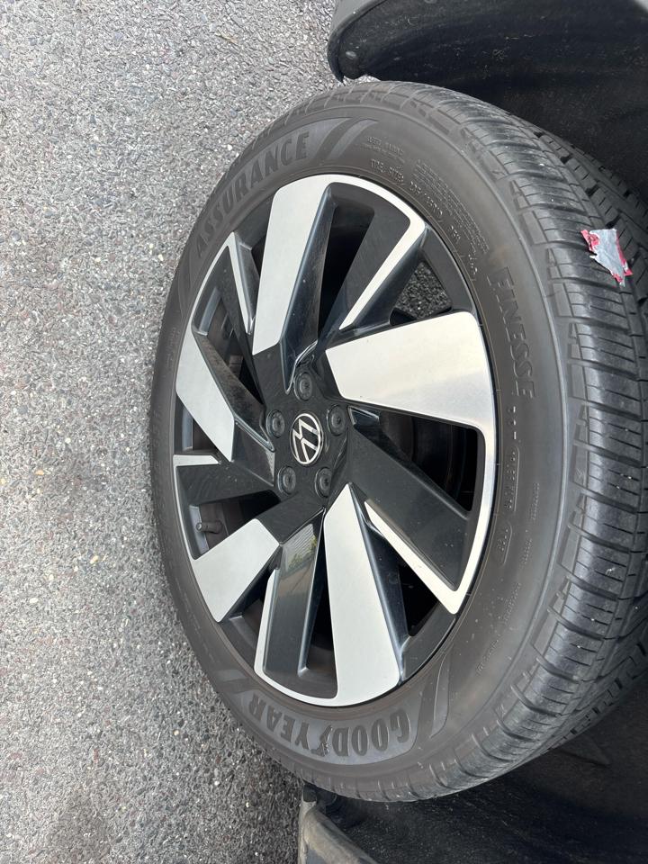 Volkswagen Taos SEL 4MOTION 2023