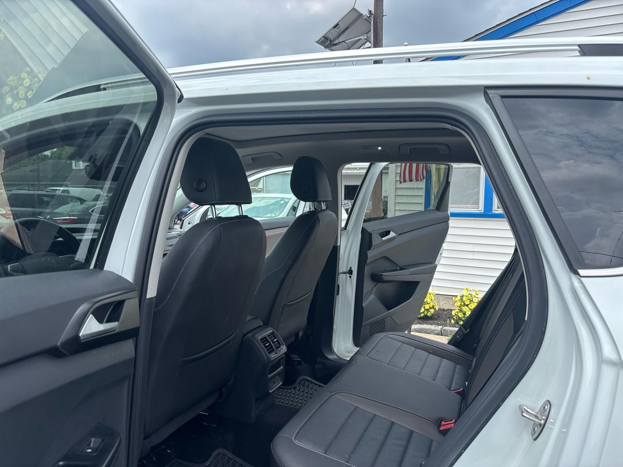 Volkswagen Taos SEL 4MOTION 2023