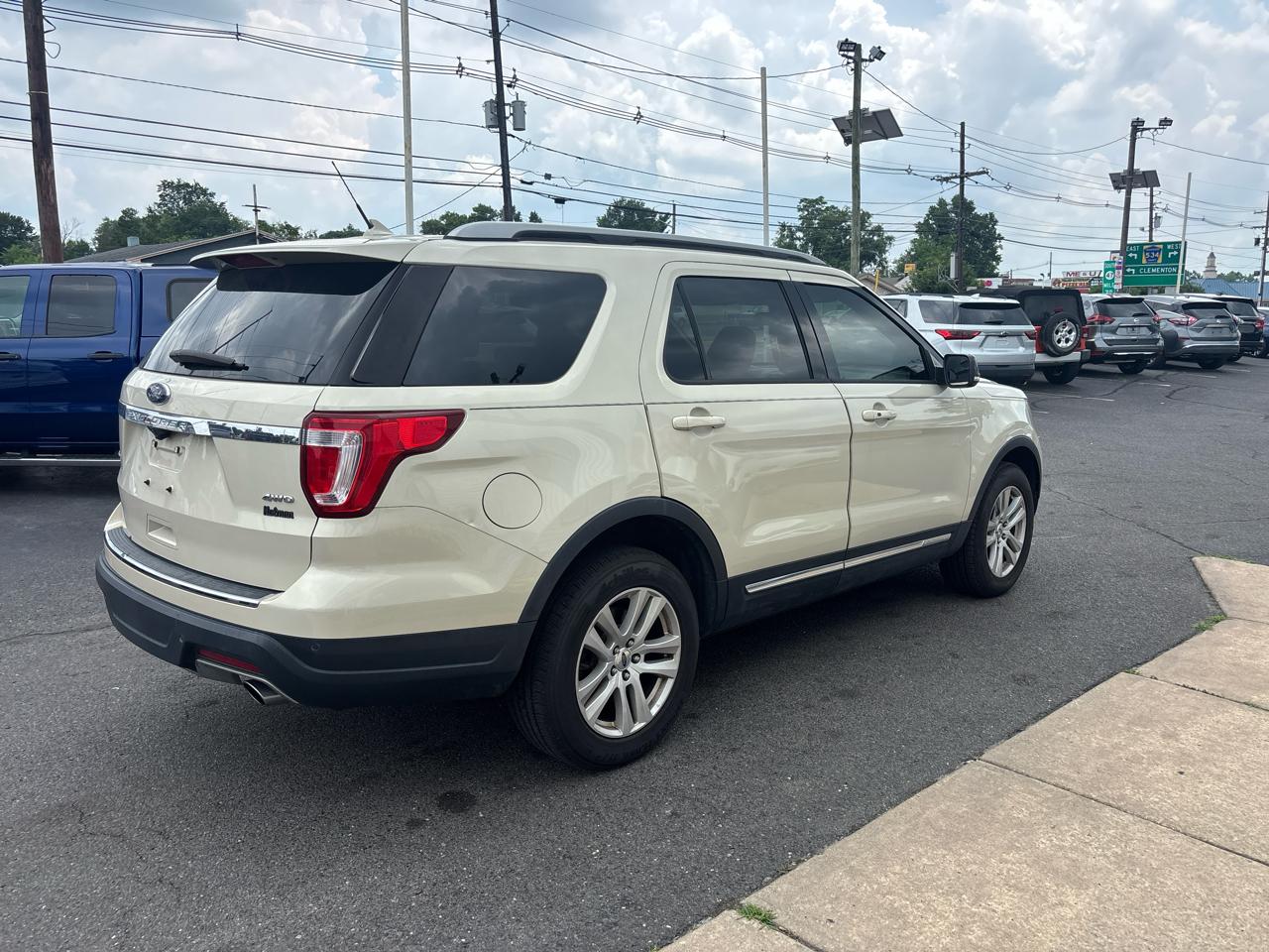Ford Explorer 4dr Wagon XLT 2018