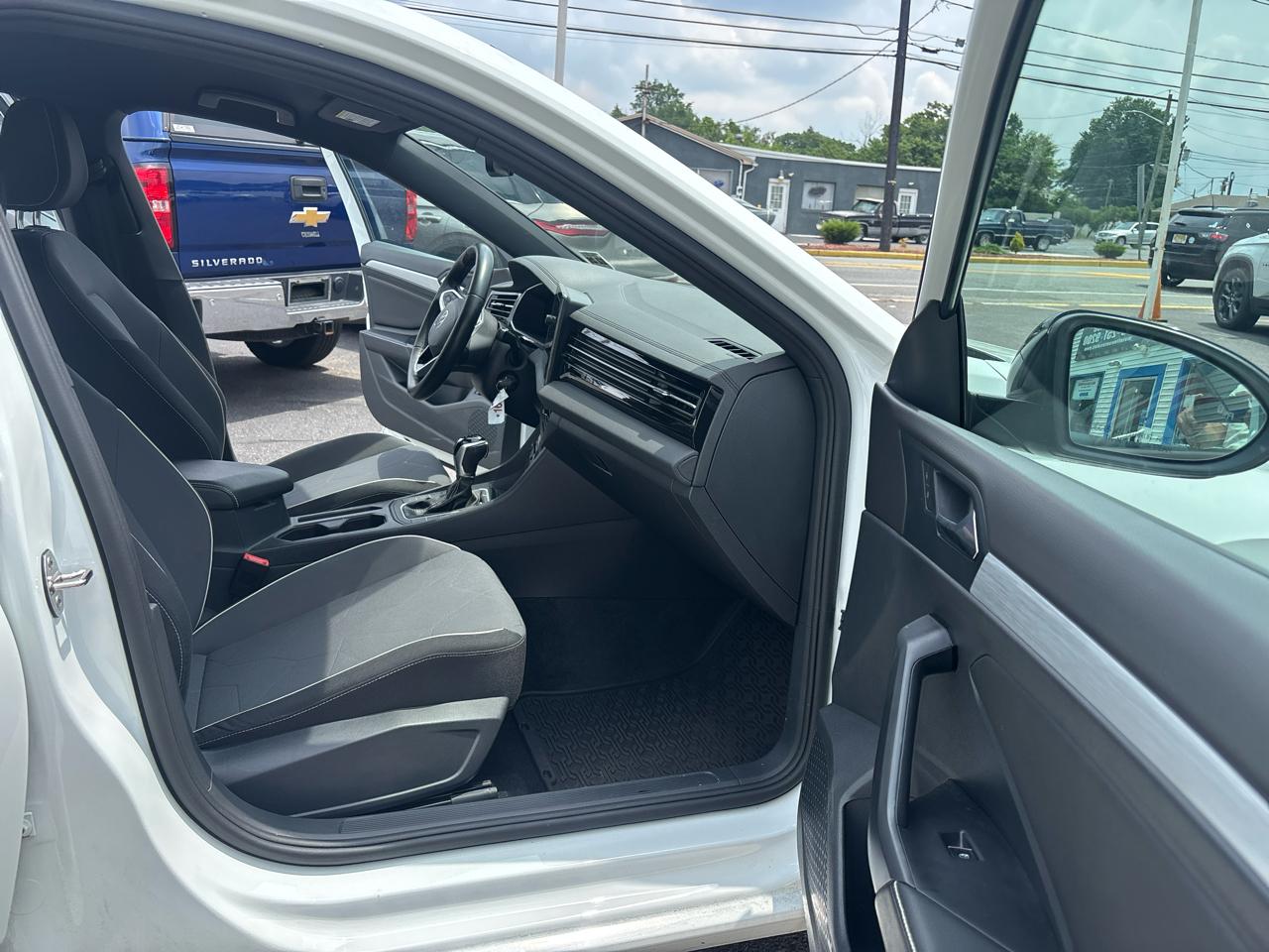 Volkswagen Jetta Sport Auto 2025
