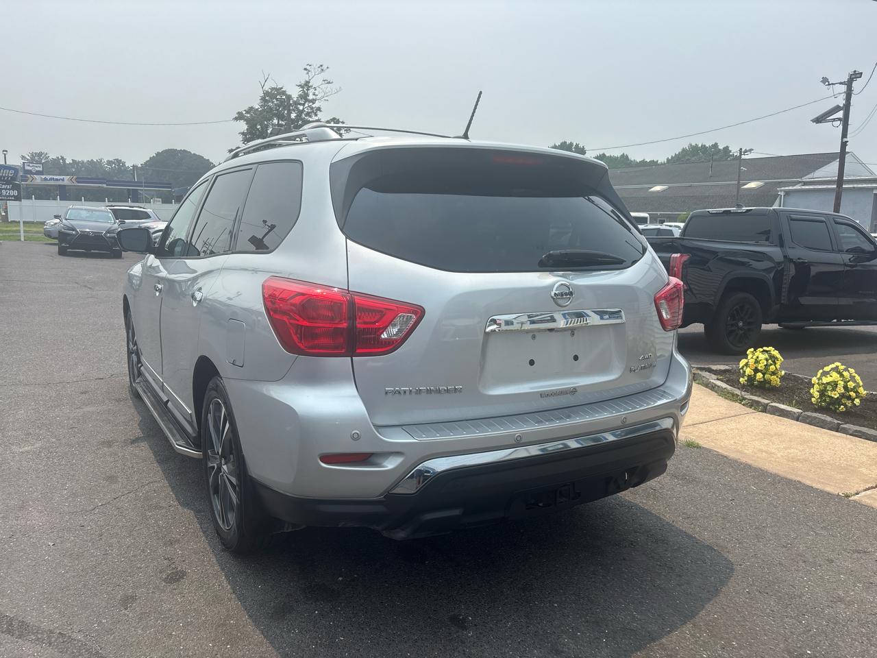 Nissan Pathfinder 4x4 Platinum 2017