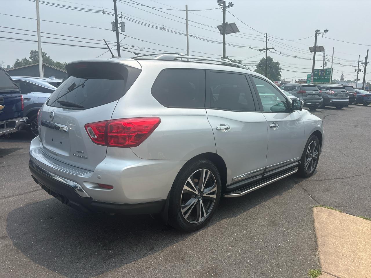 Nissan Pathfinder 4x4 Platinum 2017