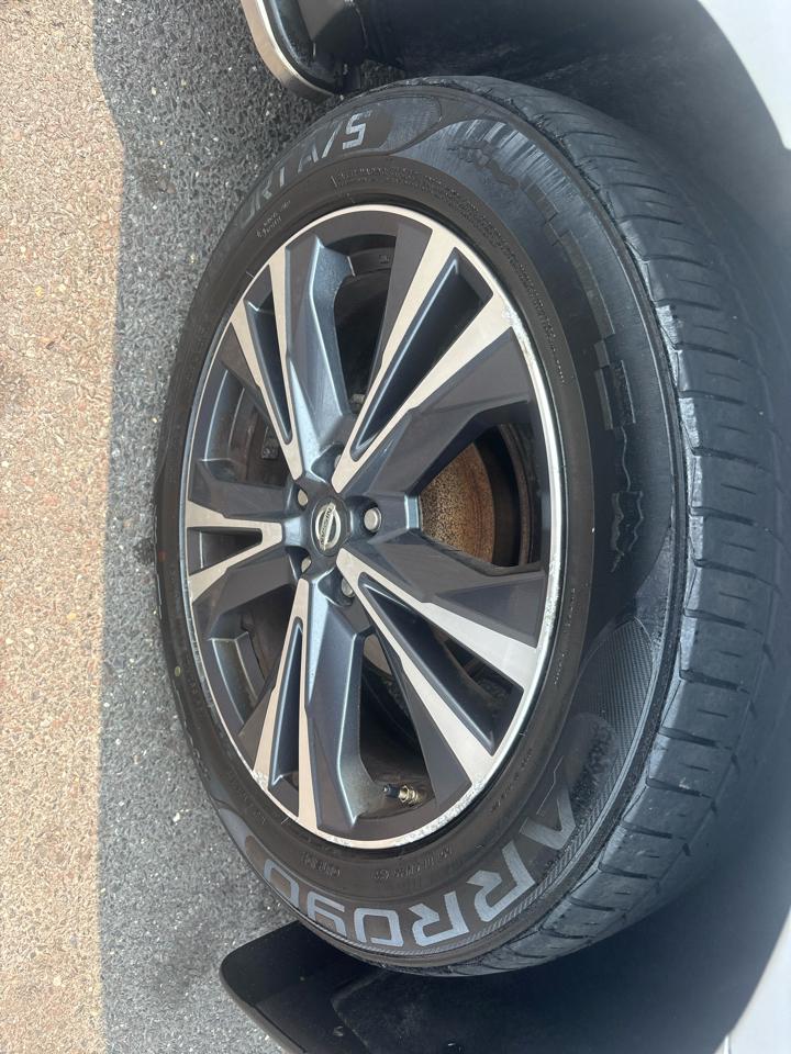 Nissan Pathfinder 4x4 Platinum 2017