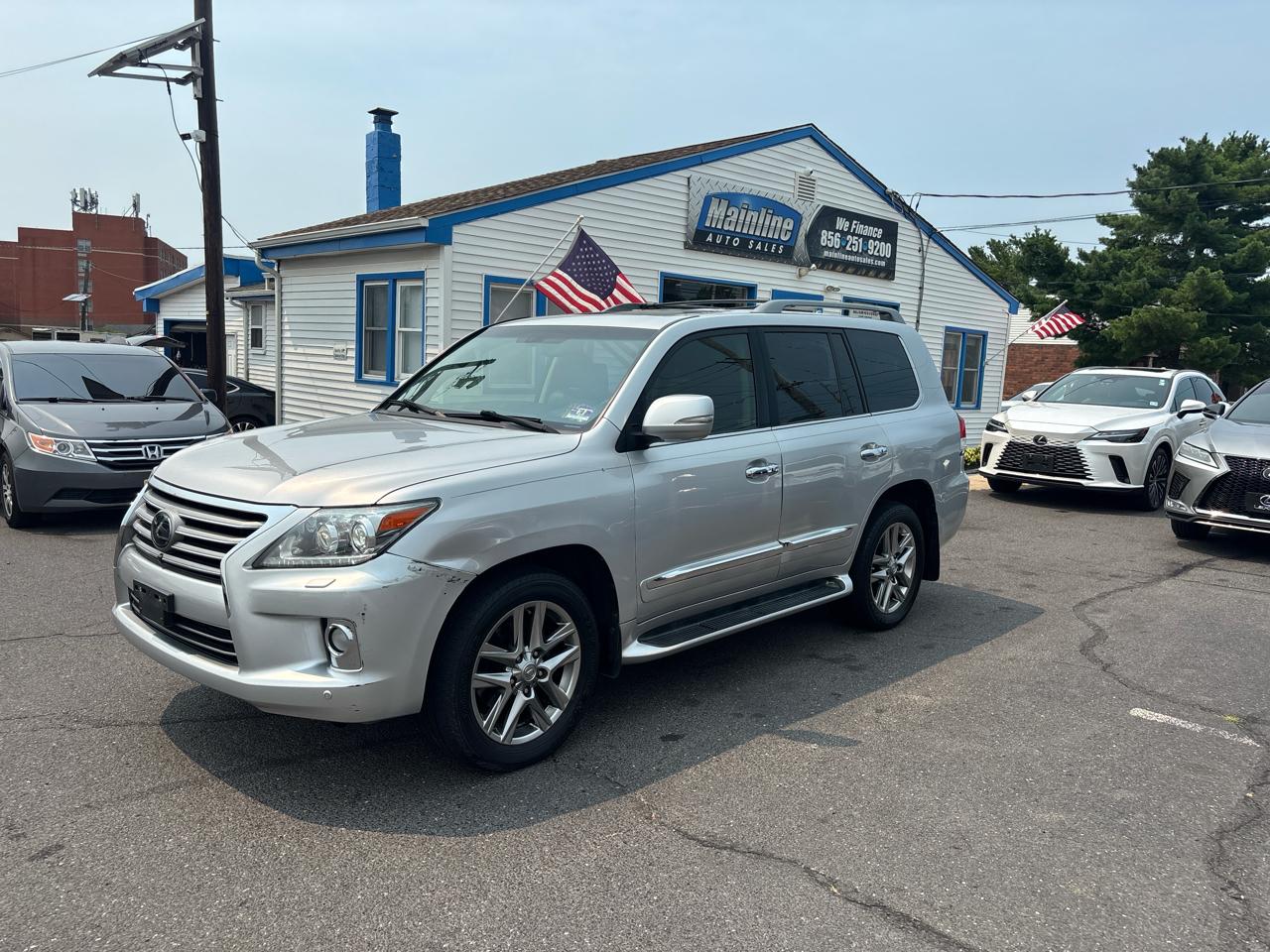 Lexus LX 570 4WD 4dr 2013