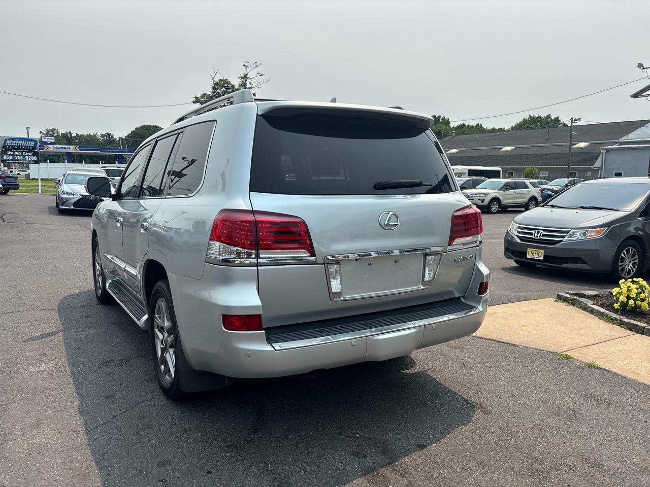 Lexus LX 570 4WD 4dr 2013
