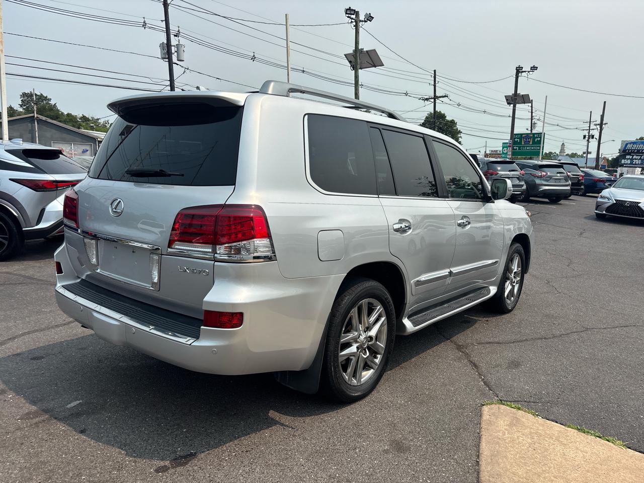 Lexus LX 570 4WD 4dr 2013