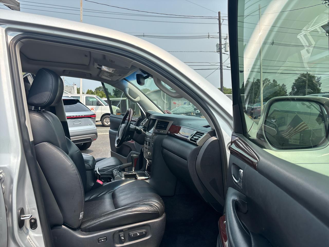 Lexus LX 570 4WD 4dr 2013