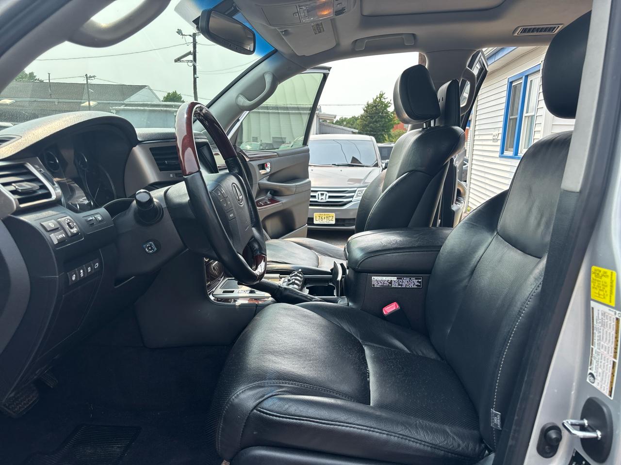 Lexus LX 570 4WD 4dr 2013