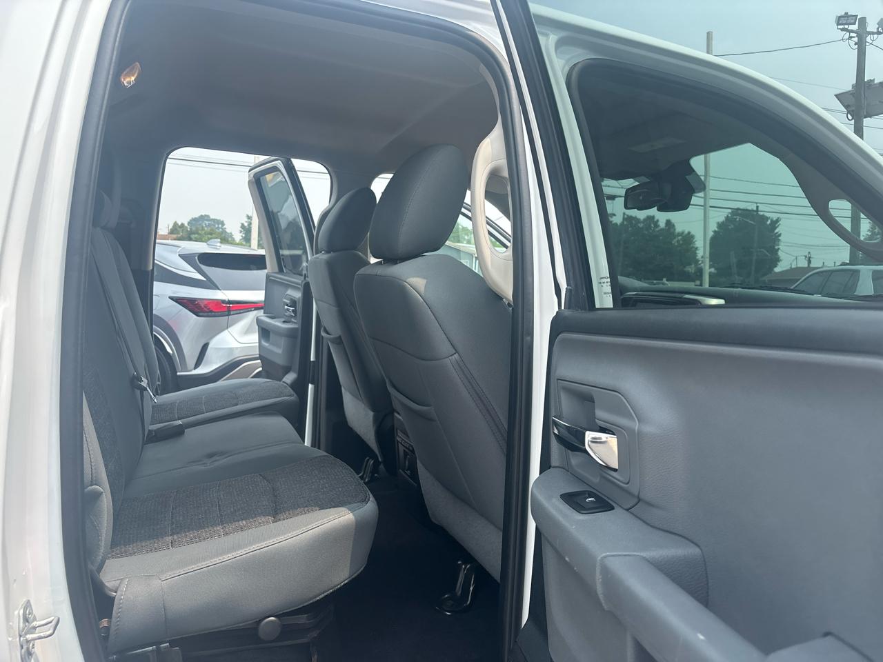RAM 1500 Big Horn 4x4 Quad Cab 6'4" Box 2017