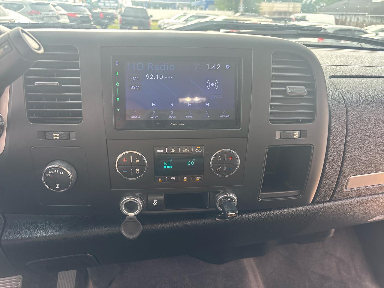 Chevrolet Silverado 1500 4WD Crew Cab 143.5" LT 2013