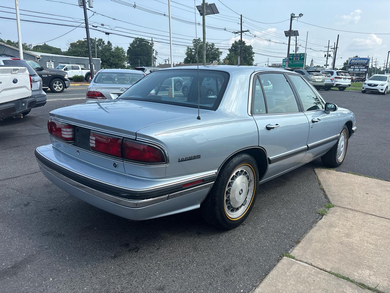 Buick LeSabre 4dr Sedan Custom 1995