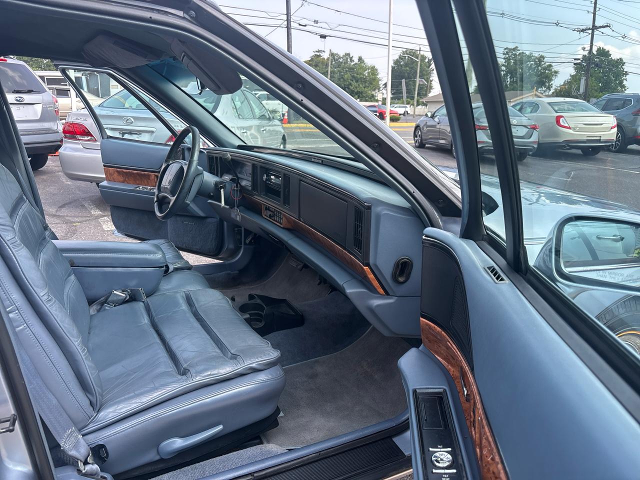 Buick LeSabre 4dr Sedan Custom 1995