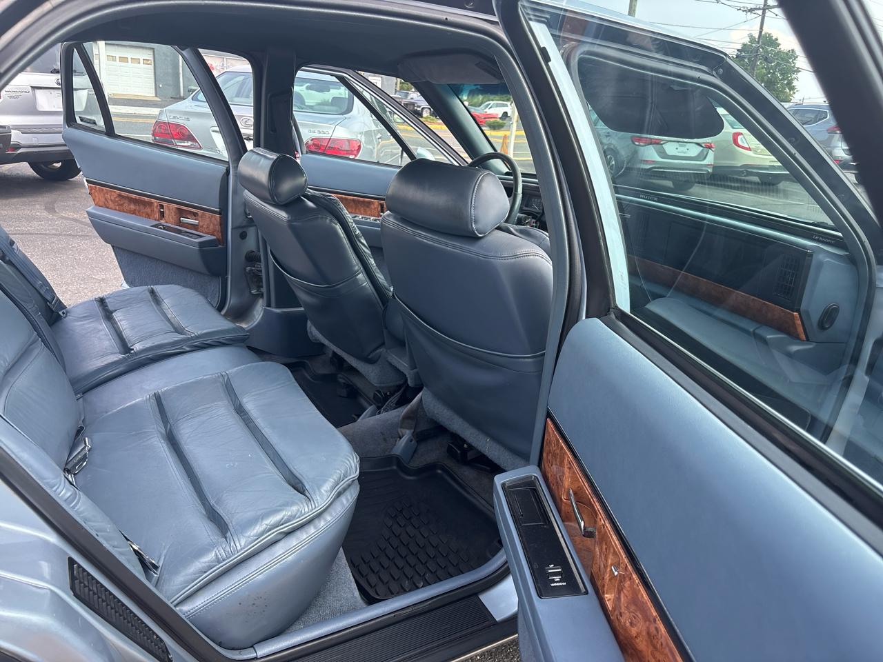Buick LeSabre 4dr Sedan Custom 1995