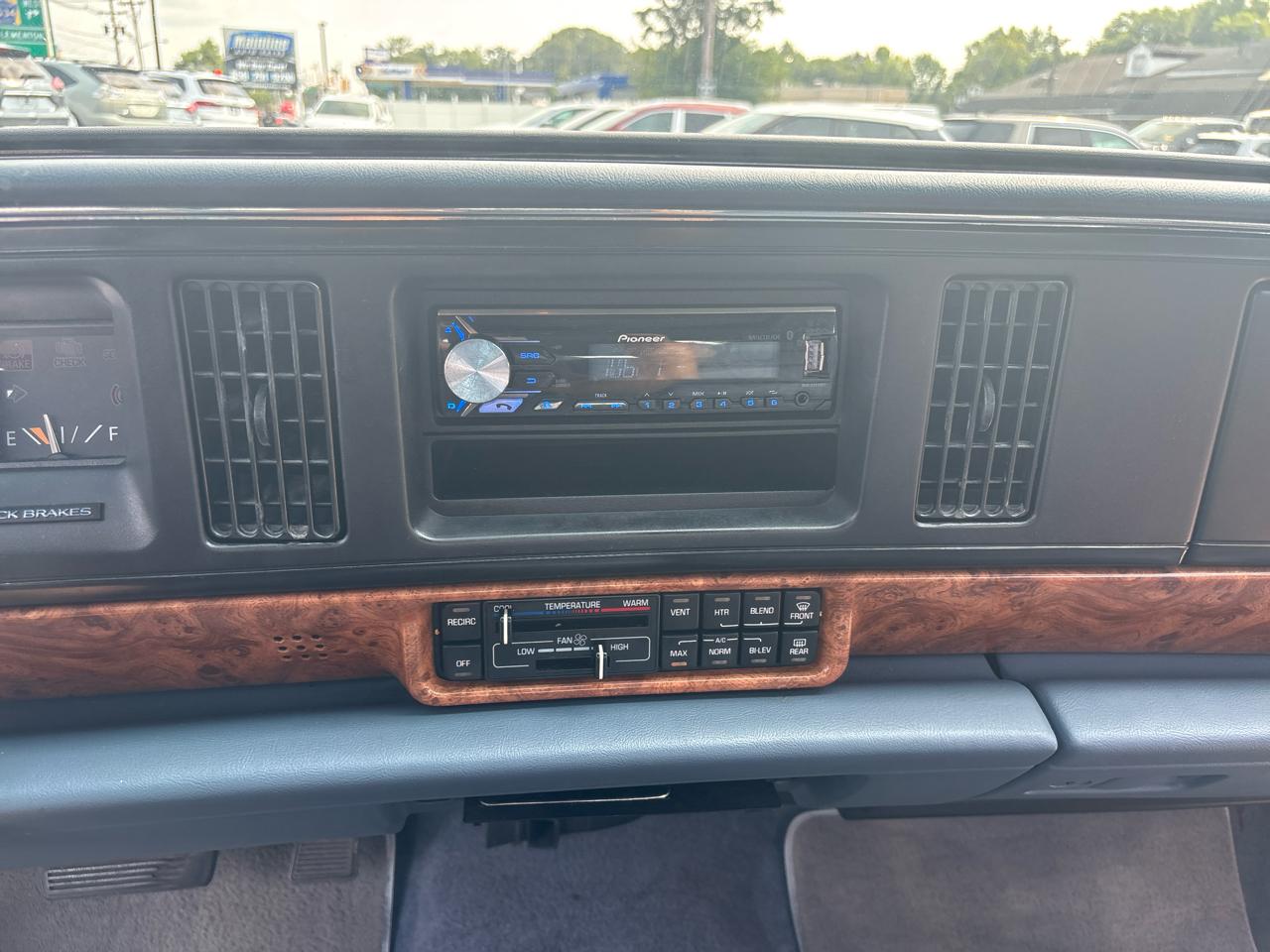 Buick LeSabre 4dr Sedan Custom 1995