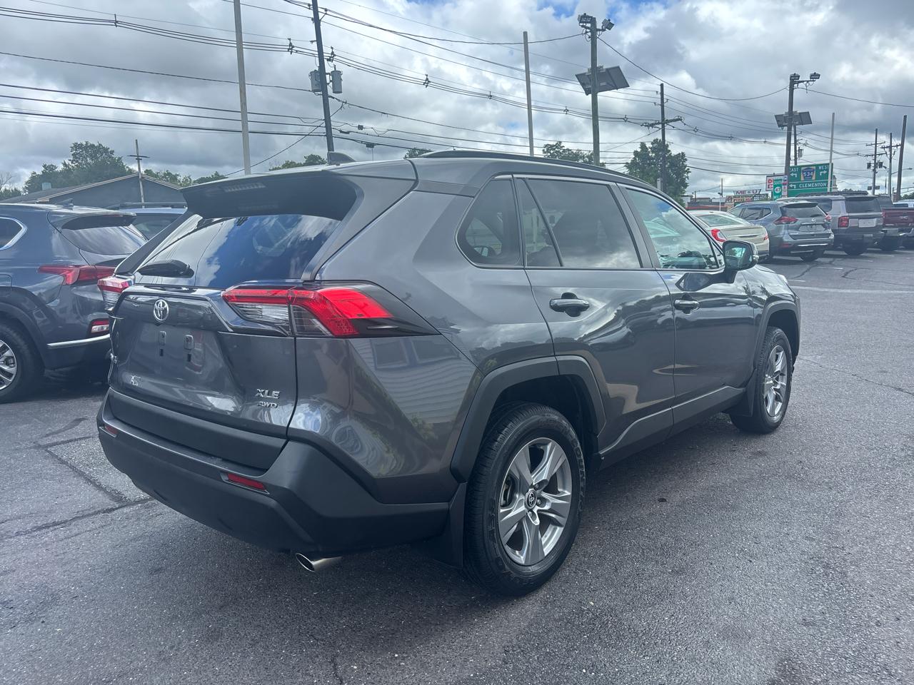 Toyota RAV4 XLE AWD (Natl) 2022