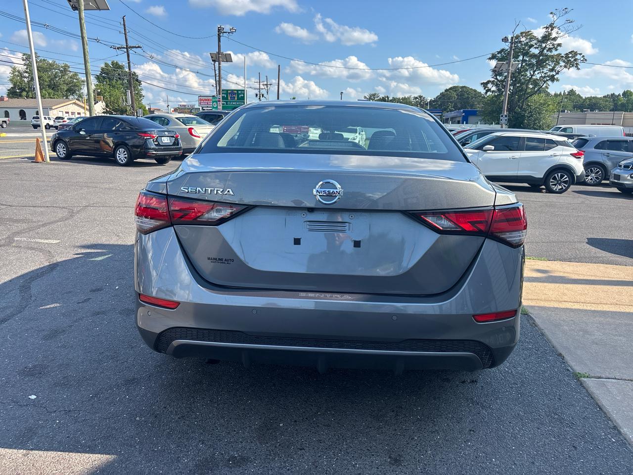 Nissan Sentra S CVT 2022