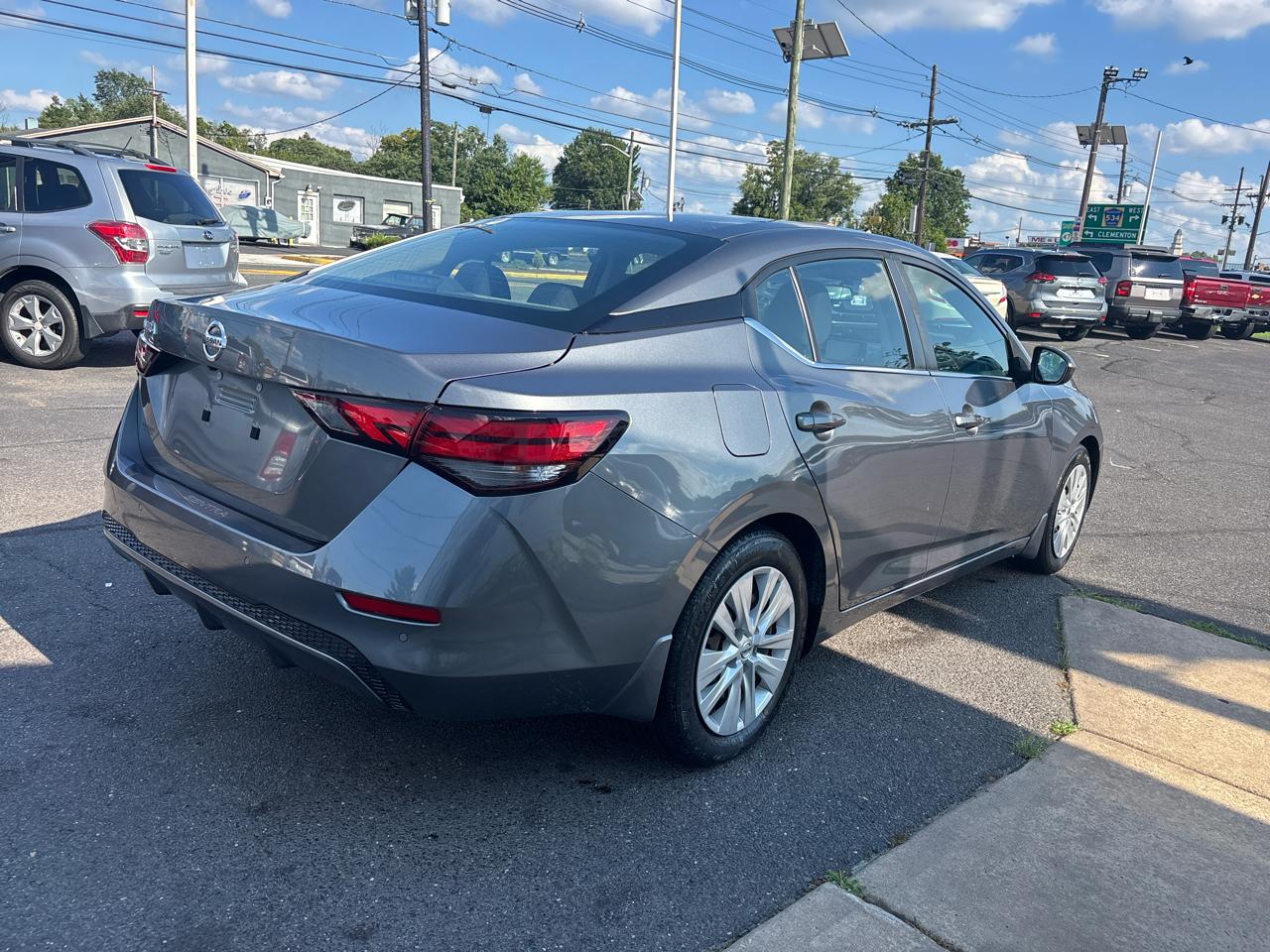 Nissan Sentra S CVT 2022