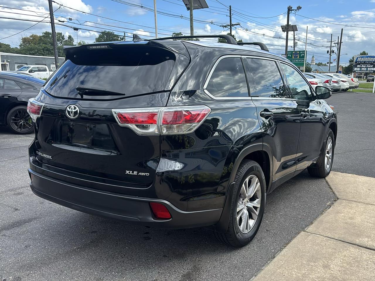Toyota Highlander AWD 4dr V6 XLE (Natl) 2015