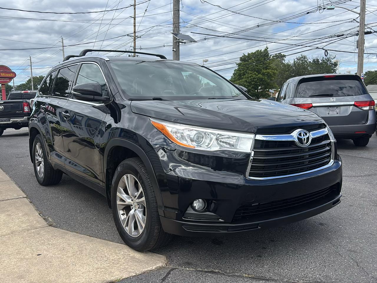 Toyota Highlander AWD 4dr V6 XLE (Natl) 2015