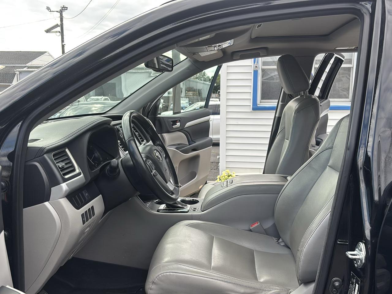 Toyota Highlander AWD 4dr V6 XLE (Natl) 2015