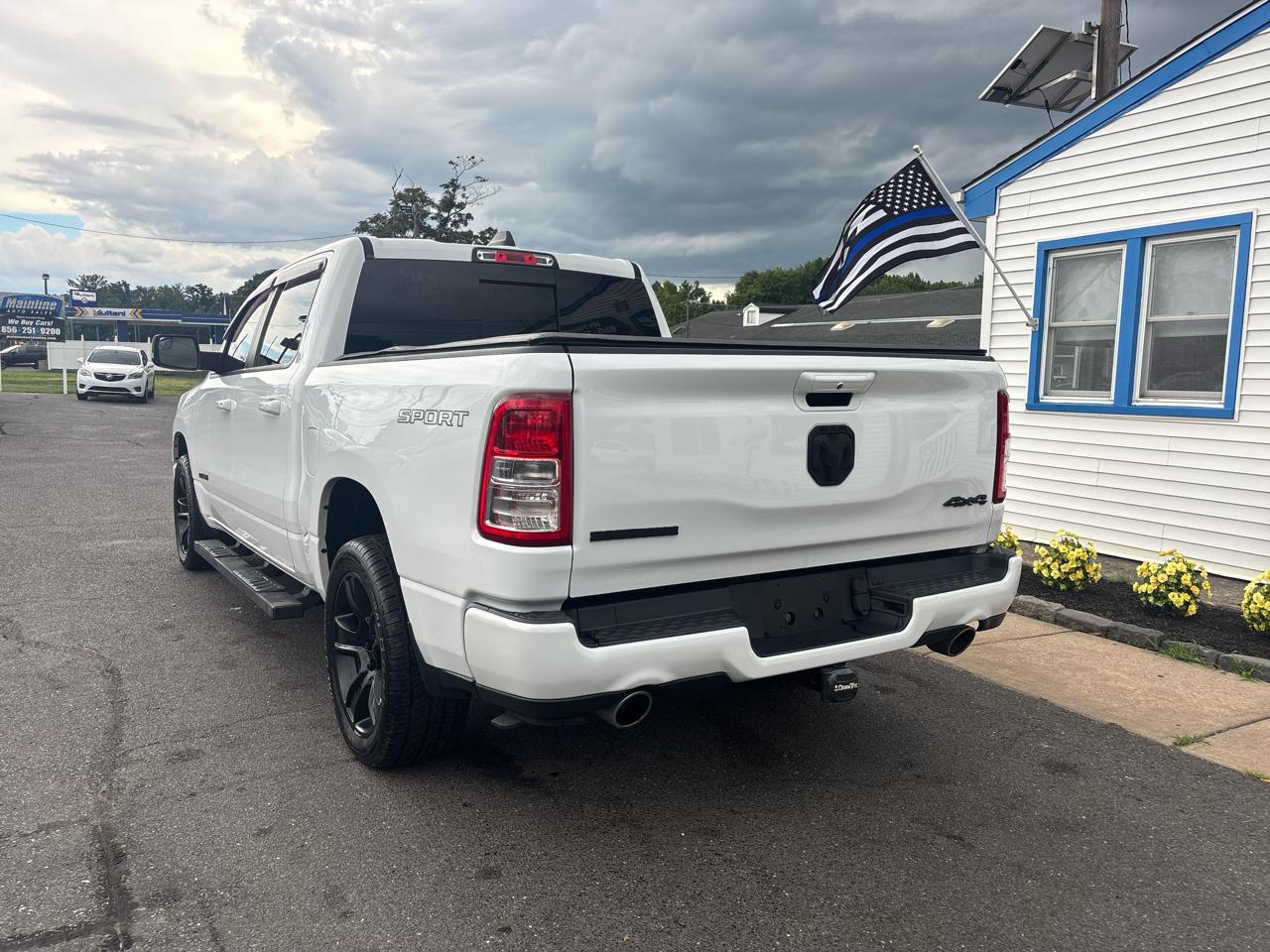 RAM 1500 Big Horn 4x4 Crew Cab 5'7" Box 2020