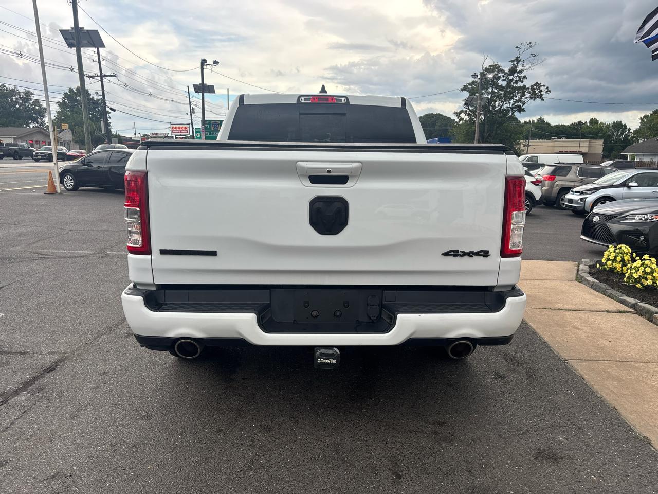 RAM 1500 Big Horn 4x4 Crew Cab 5'7" Box 2020