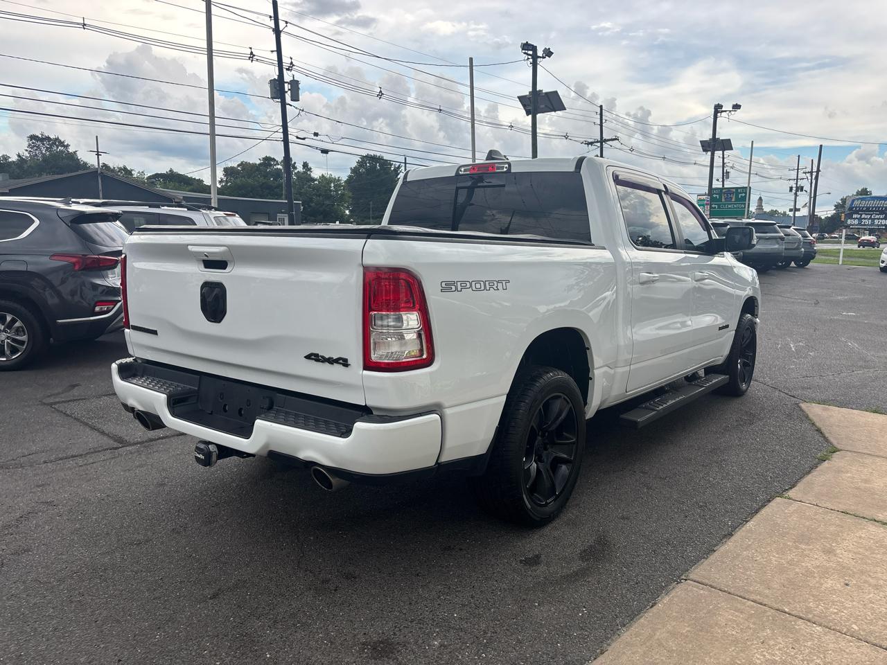 RAM 1500 Big Horn 4x4 Crew Cab 5'7" Box 2020