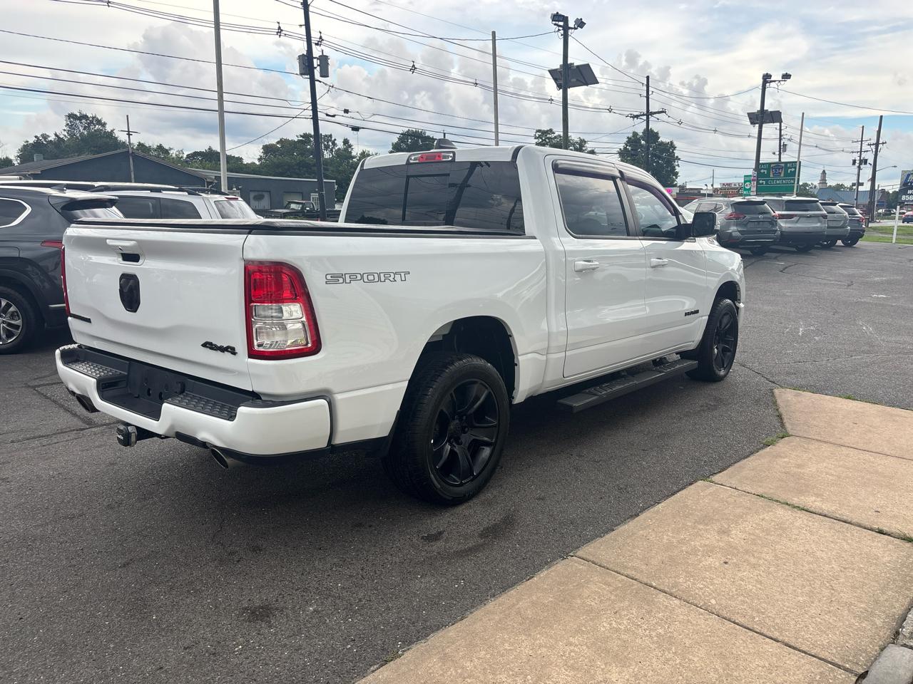 RAM 1500 Big Horn 4x4 Crew Cab 5'7" Box 2020