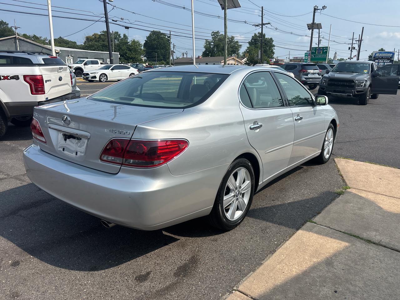 Lexus ES 330 4dr Sdn 2005