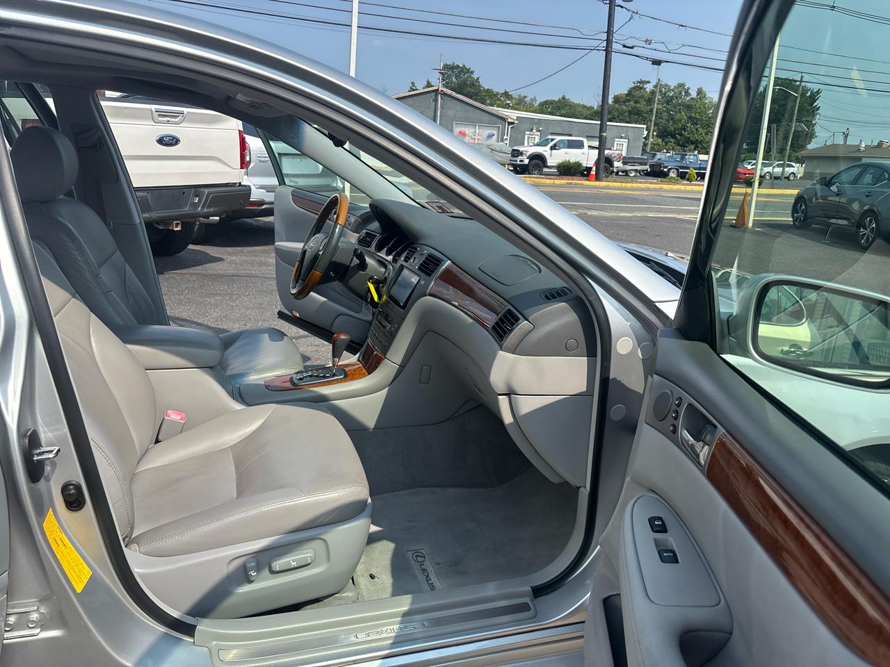 Lexus ES 330 4dr Sdn 2005