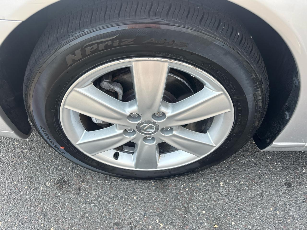 Lexus ES 330 4dr Sdn 2005