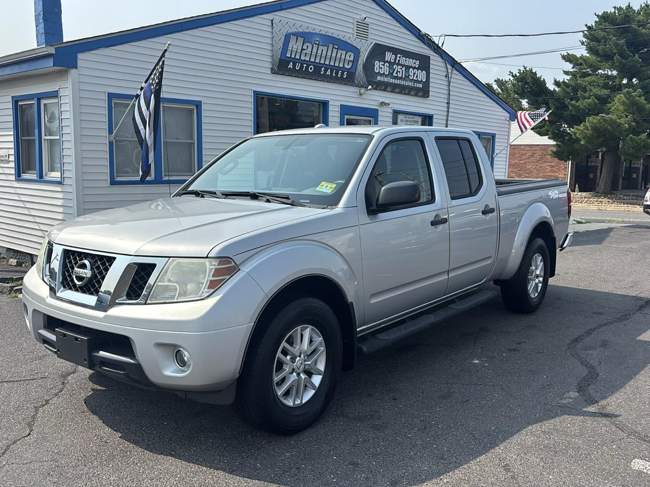 Nissan Frontier 4WD Crew Cab LWB Auto SV 2015