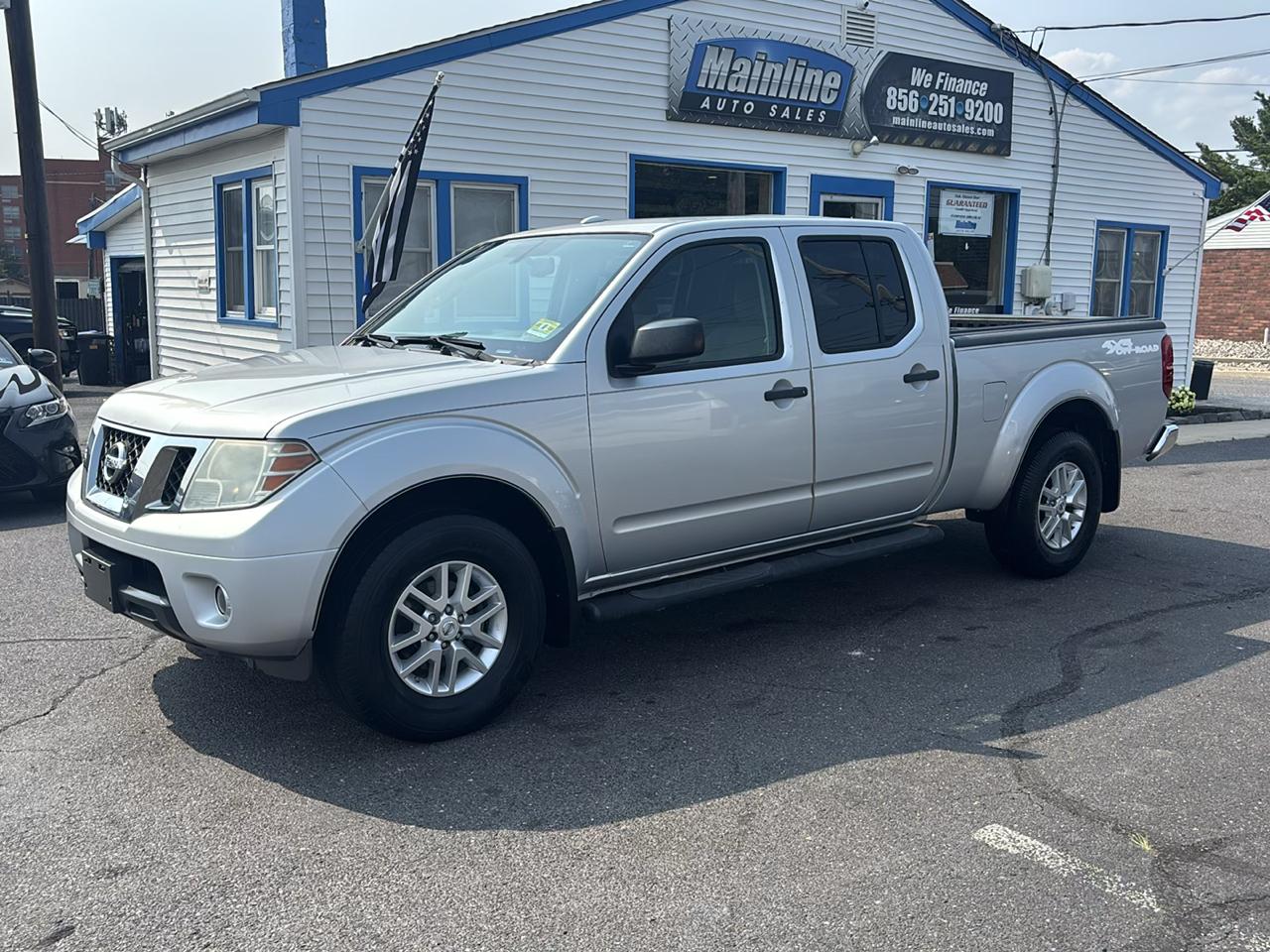 Nissan Frontier 4WD Crew Cab LWB Auto SV 2015