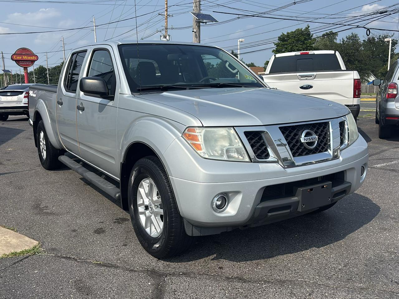 Nissan Frontier 4WD Crew Cab LWB Auto SV 2015