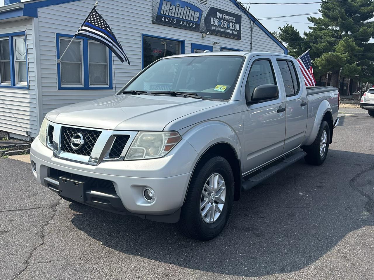 Nissan Frontier 4WD Crew Cab LWB Auto SV 2015