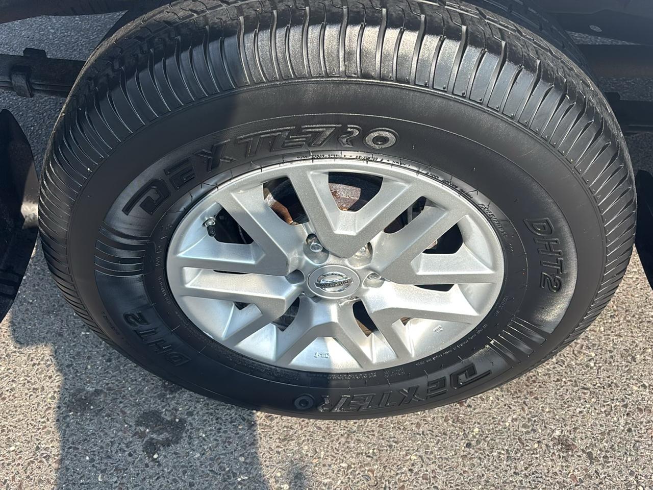 Nissan Frontier 4WD Crew Cab LWB Auto SV 2015