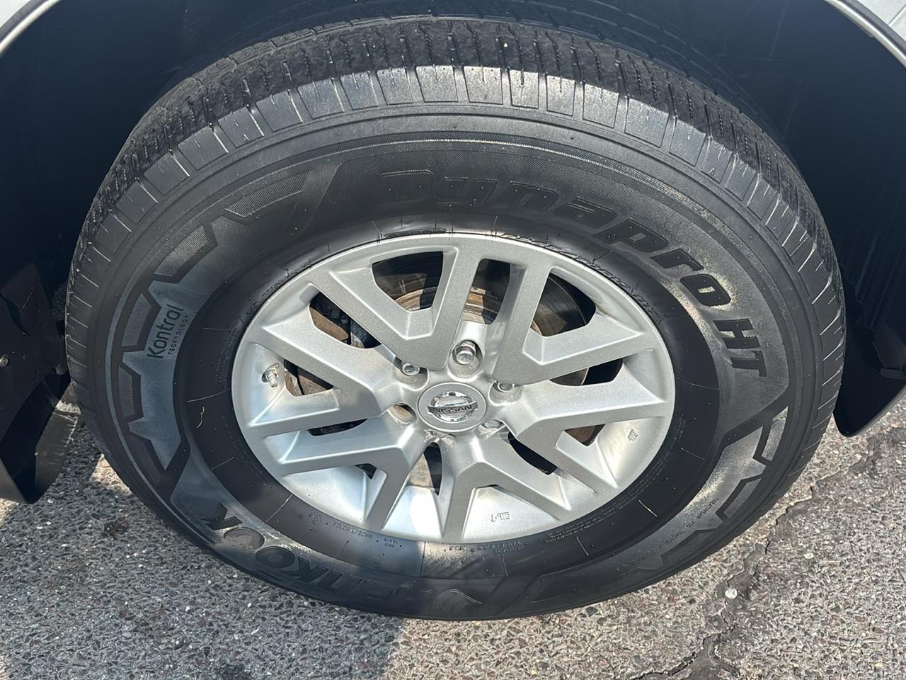 Nissan Frontier 4WD Crew Cab LWB Auto SV 2015