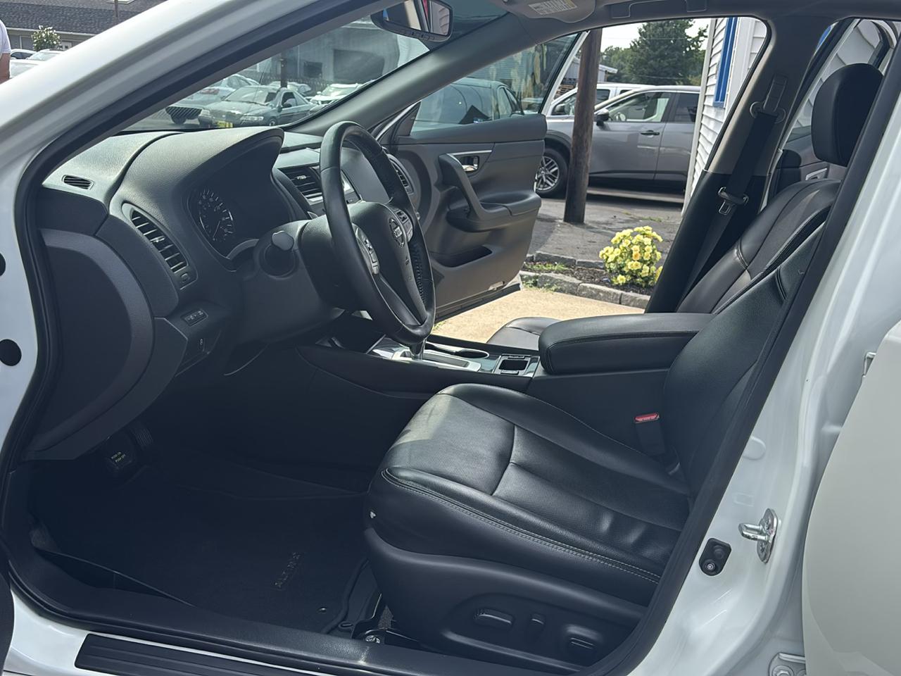 Nissan Altima 4dr Sdn I4 2.5 SL 2016