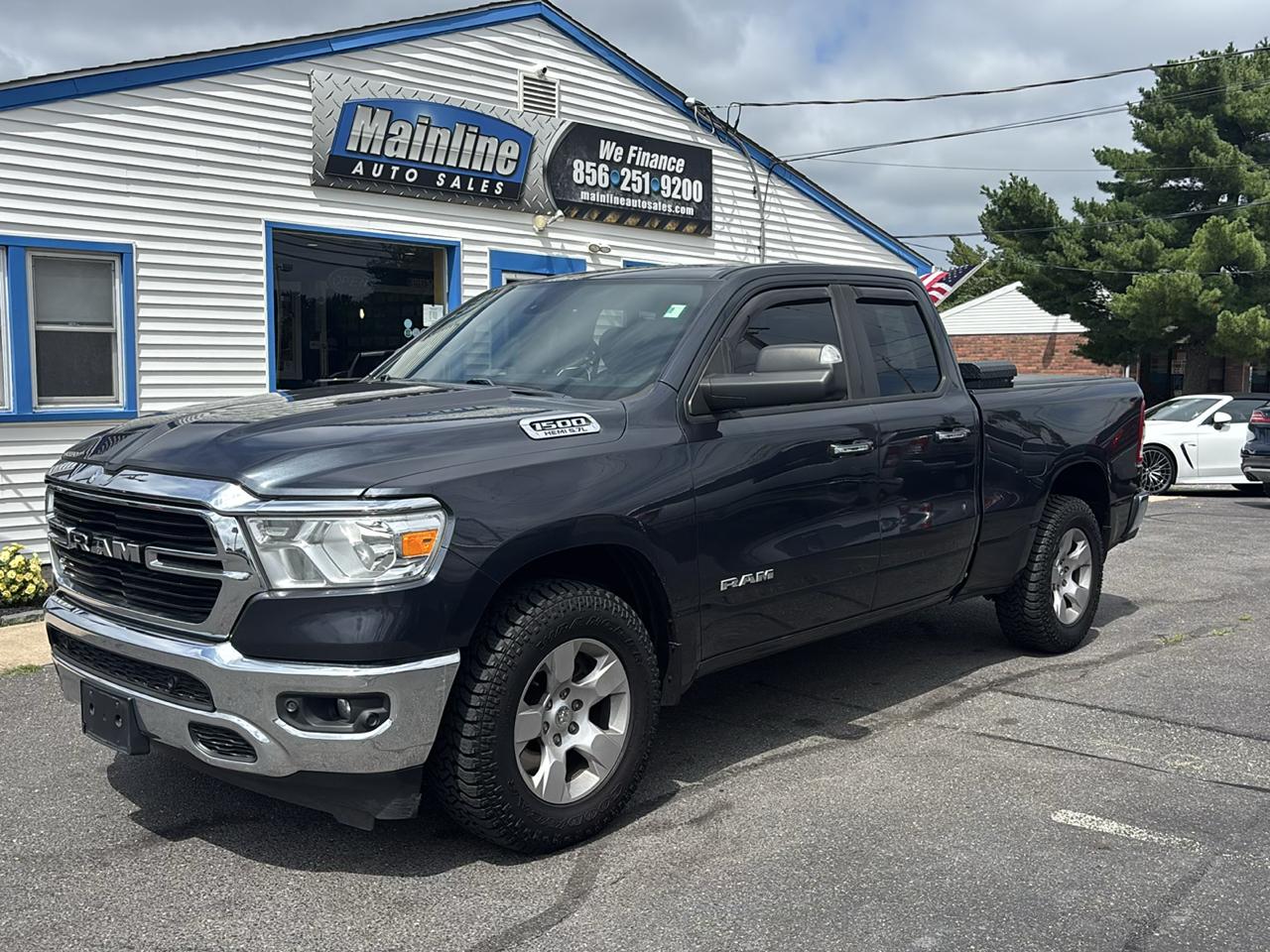 RAM 1500 Big Horn 4x4 Quad Cab 6'4" Box 2020
