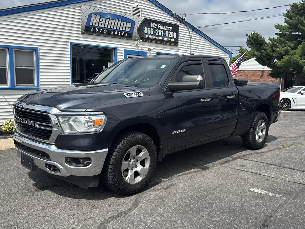 RAM 1500 Big Horn 4x4 Quad Cab 6'4" Box 2020
