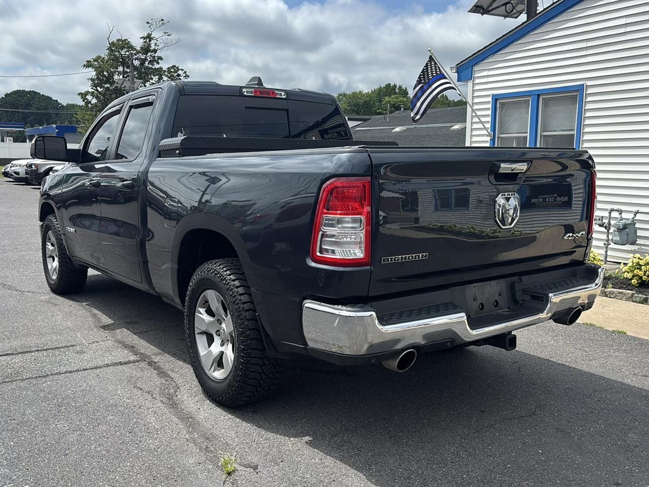RAM 1500 Big Horn 4x4 Quad Cab 6'4" Box 2020