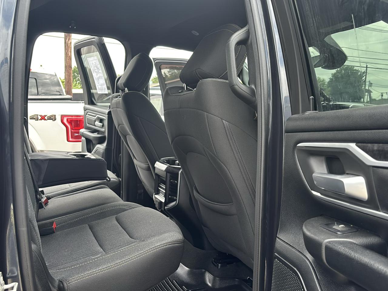 RAM 1500 Big Horn 4x4 Quad Cab 6'4" Box 2020